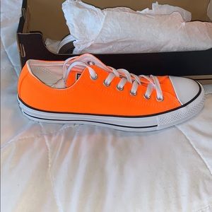 ORANGE CONVERSE